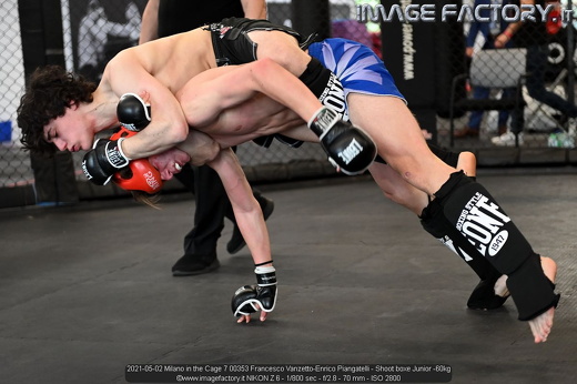 2021-05-02 Milano in the Cage 7 00353 Francesco Vanzetto-Enrico Piangatelli - Shoot boxe Junior -60kg
